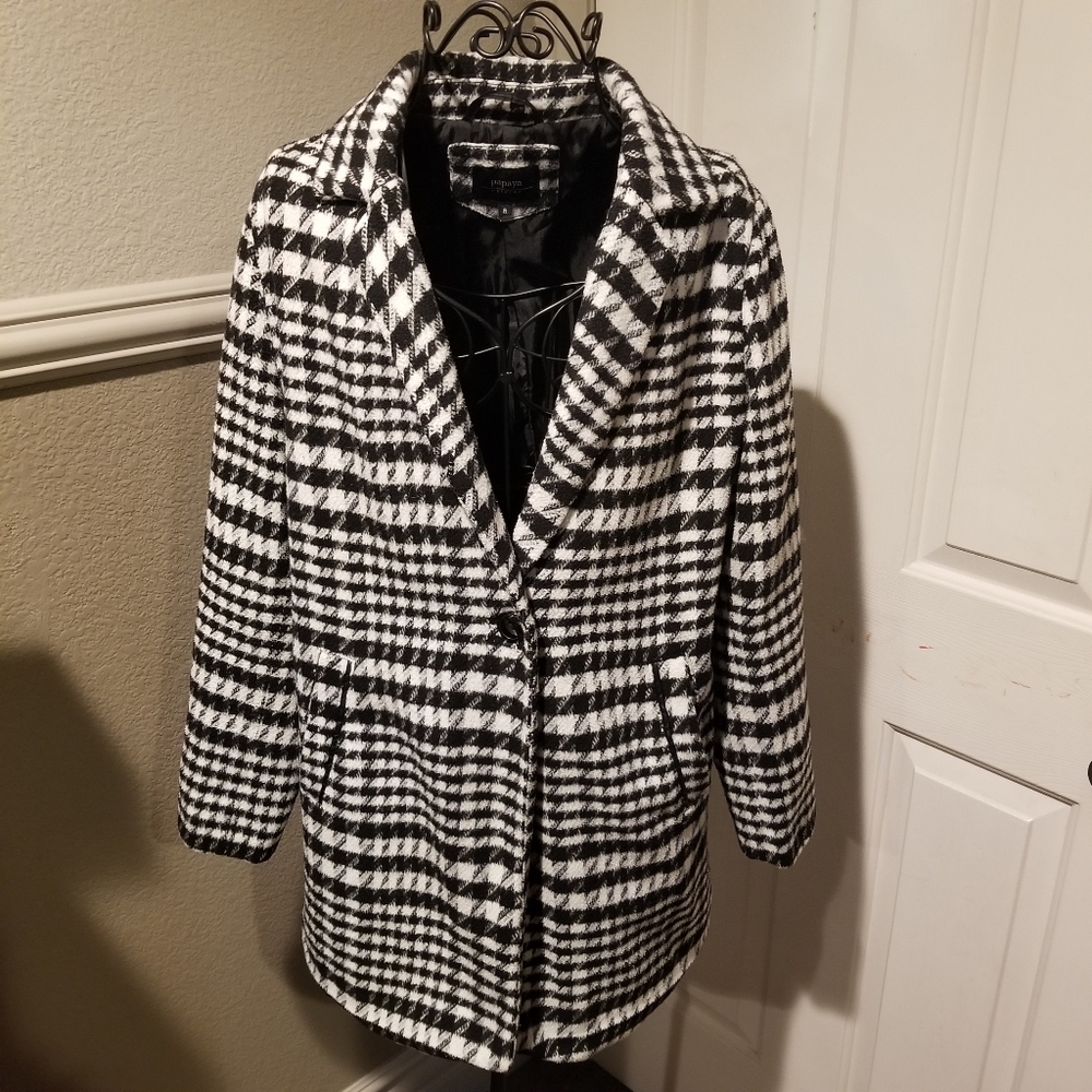 Papaya Weekend Black & White  Coat Size 8 with Pockets